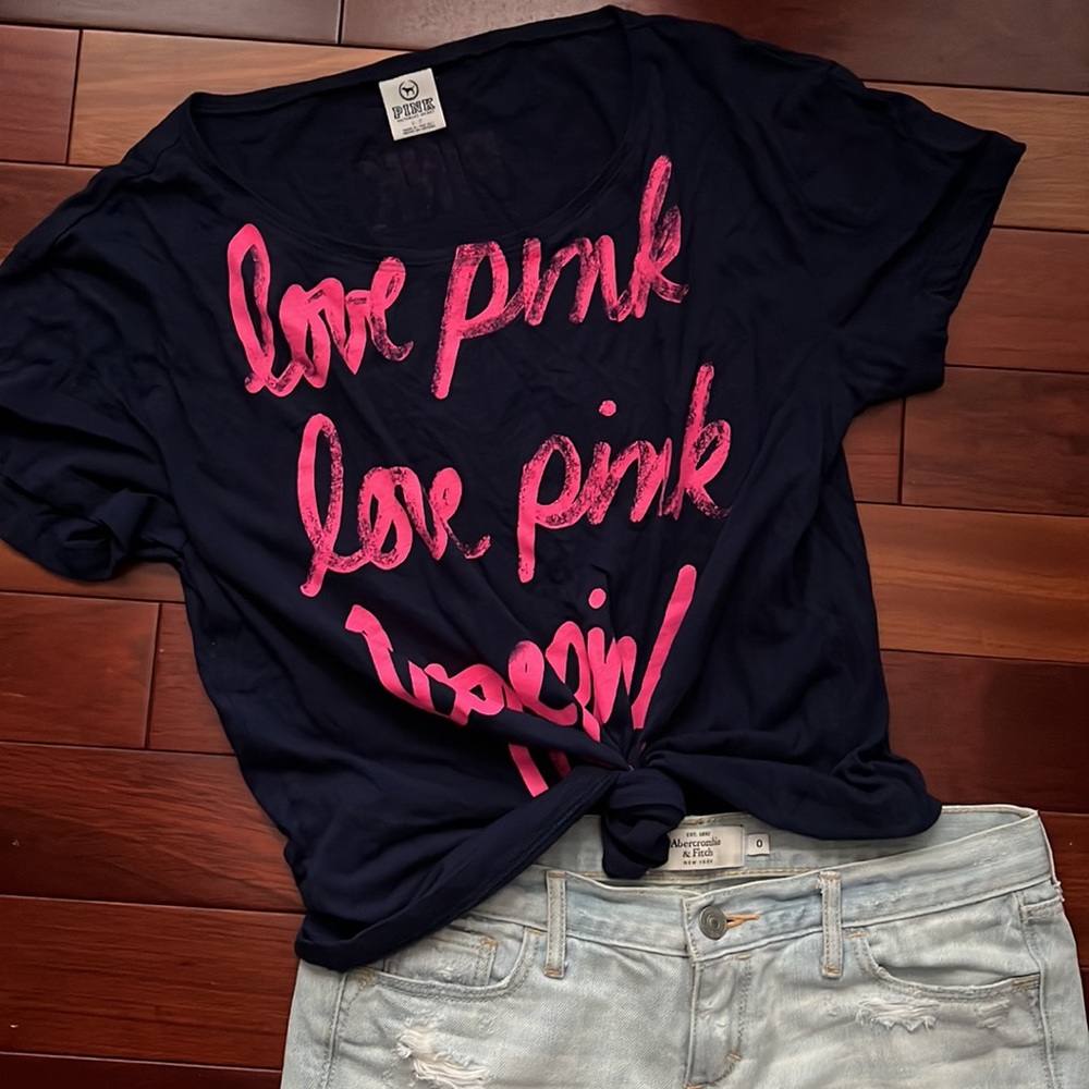 VS Pink “love pink” tee